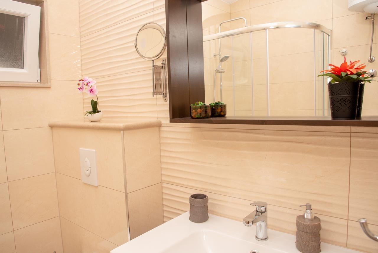 Apartment Ariana Bol Ngoại thất bức ảnh
